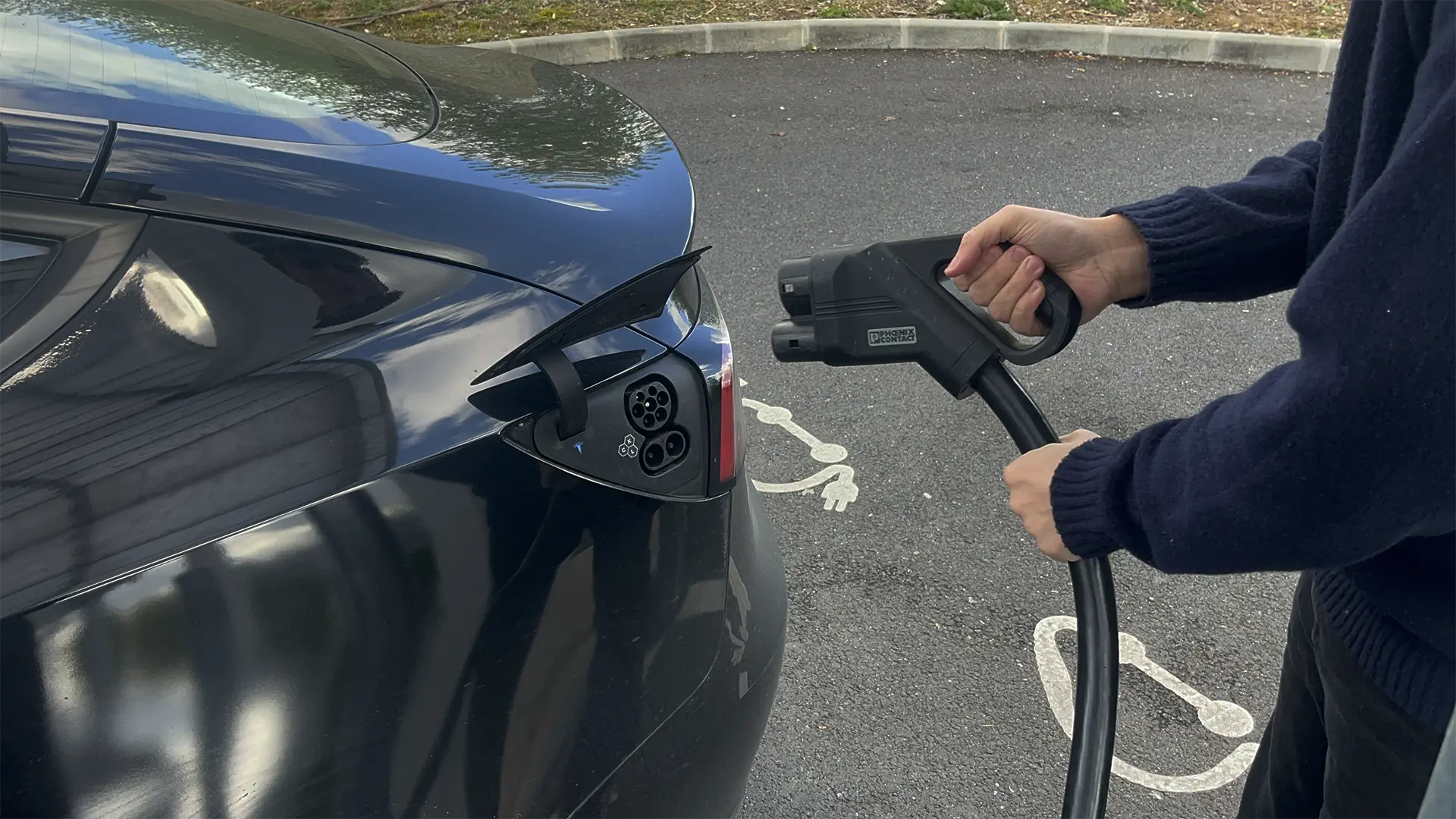 recharger une tesla sur toute les bornes ENGIE Vianeo